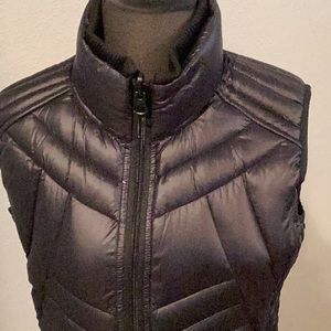 Bernard black vest is reversible size m new with tags